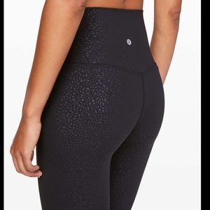 Lululemon Black Emboss Align Legging 23’